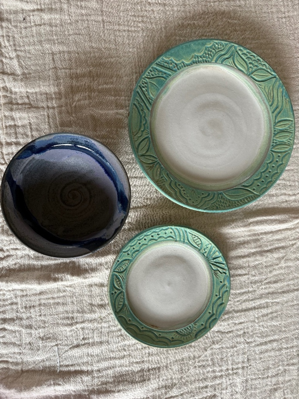 Set of 7 plates, 7 salad plates, 6 bowls